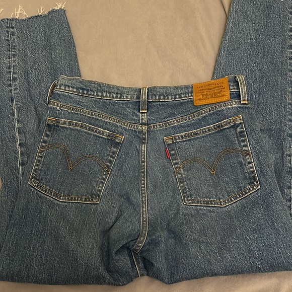 Levi’s wedgie straight Jean medium wash sz 28 - Picture 3 of 3